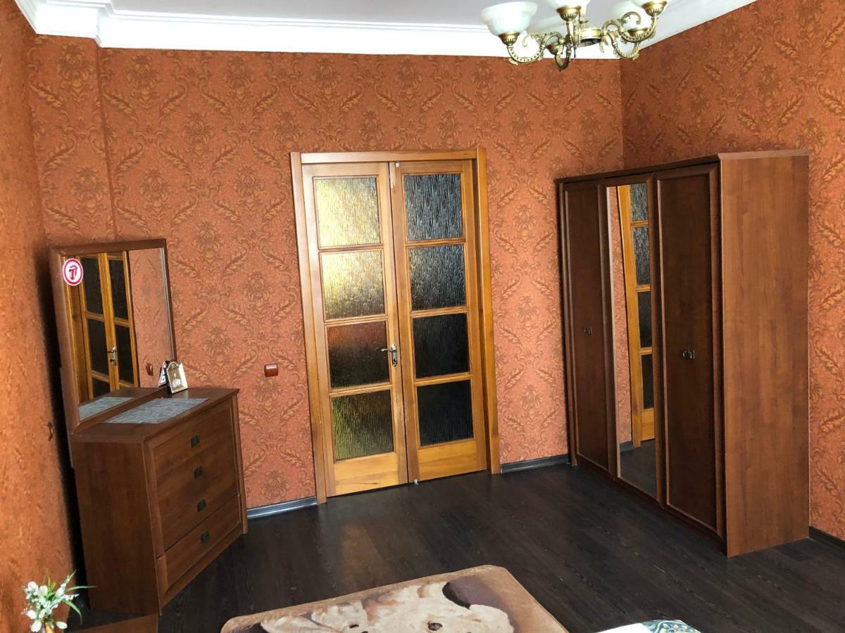Apartment in the city centre Dnjepropetovsk Buitenkant foto